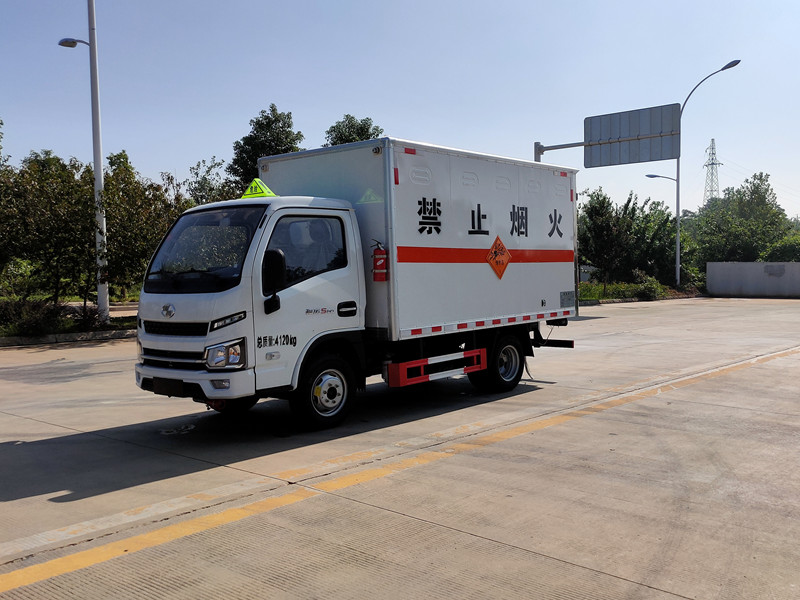 躍進2.7/3.1/3.4米（藍牌）3類國六易燃液體廂式運輸車
