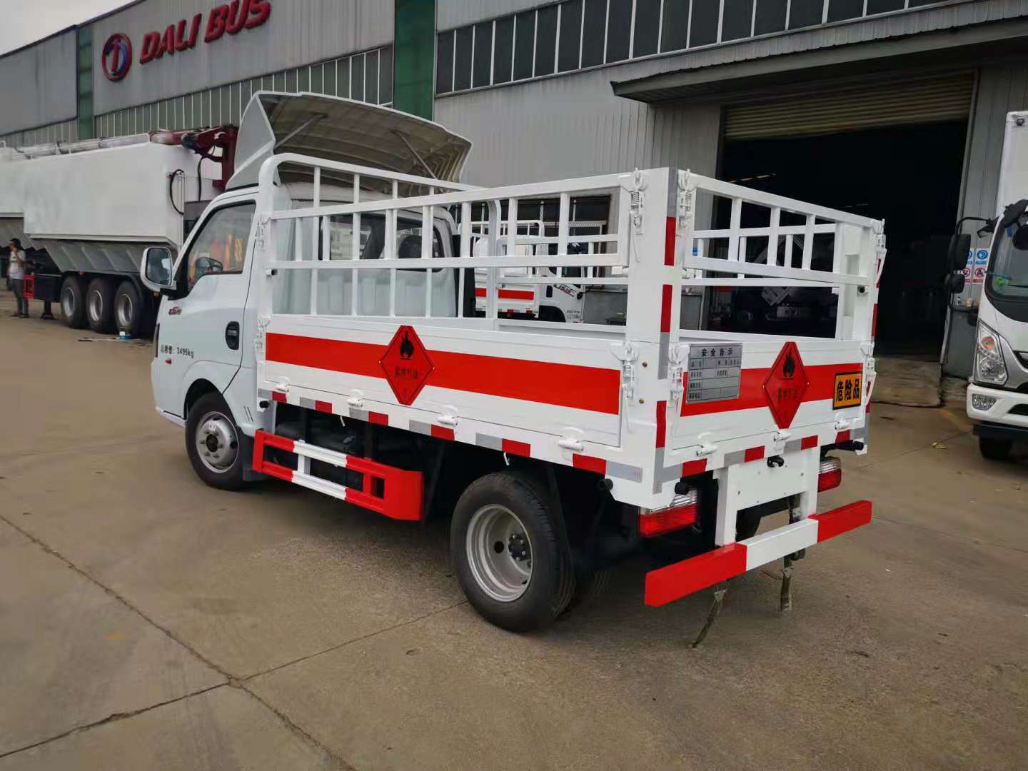 東風途逸2.5/3.0/3.3米汽油（藍牌）國六氣瓶車